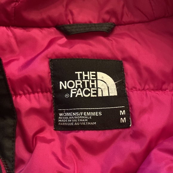 The North Face women’s size M snowboarding jacket. Excellent condition - Picture 3 of 5
